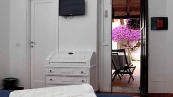 Doppia Standard | Minibar, una cassaforte in camera, lenzuola