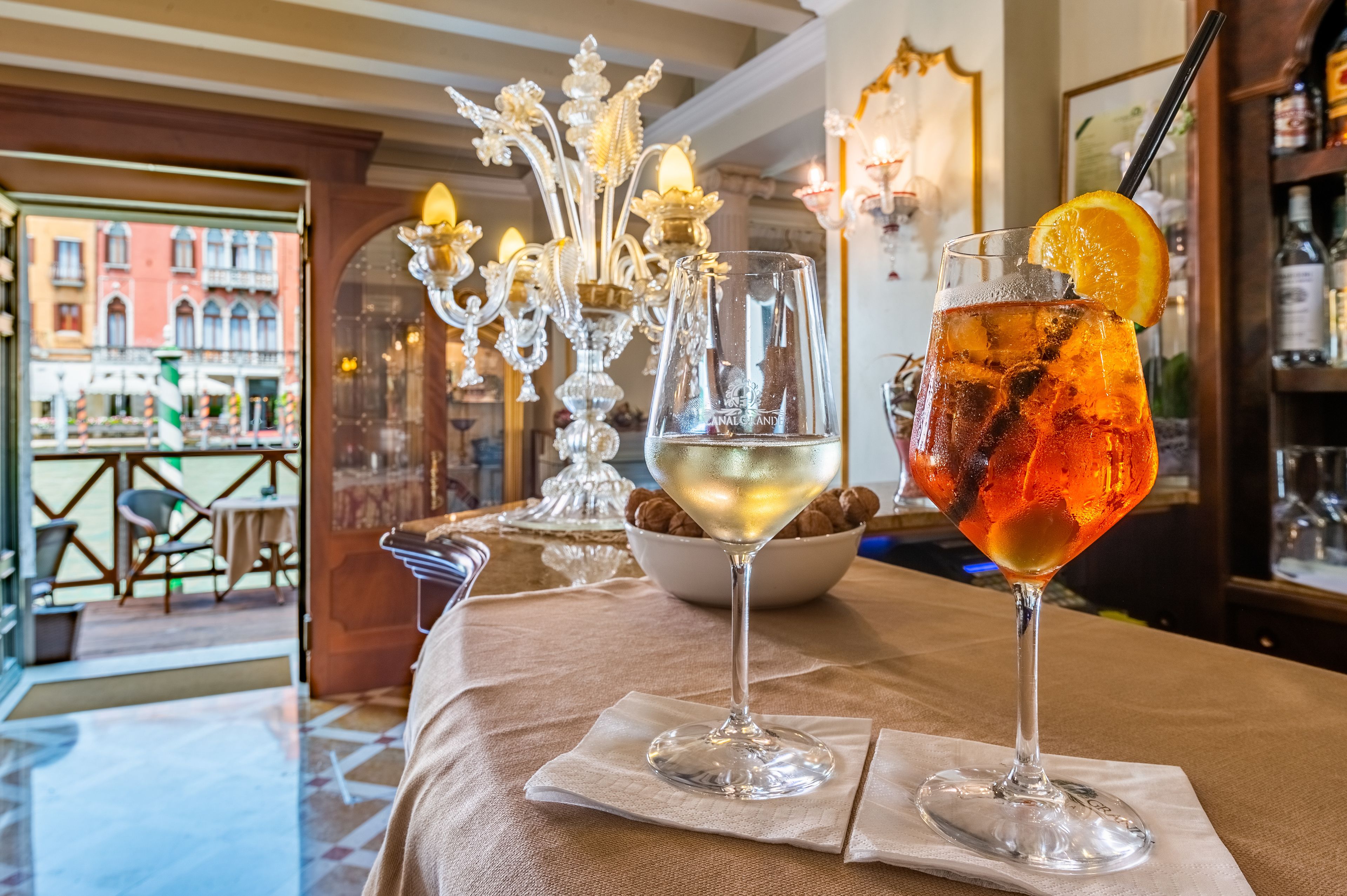 Alfresco dining, open daily