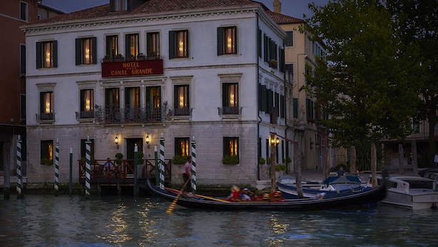 A canal-side building with a sign reading "Hotel Canal Grande". - Hotel Canal Grande (Venice)