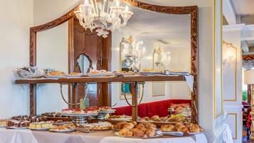 Petit déjeuner buffet (20 EUR par personne)