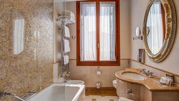Double Room, Canal View (Prestige) | Bathroom | Rainfall showerhead, free toiletries, hair dryer, bathrobes