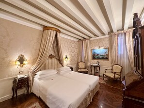Double Room, Ground Floor (Annex) | Television - Hotel Canal Grande (Venice)