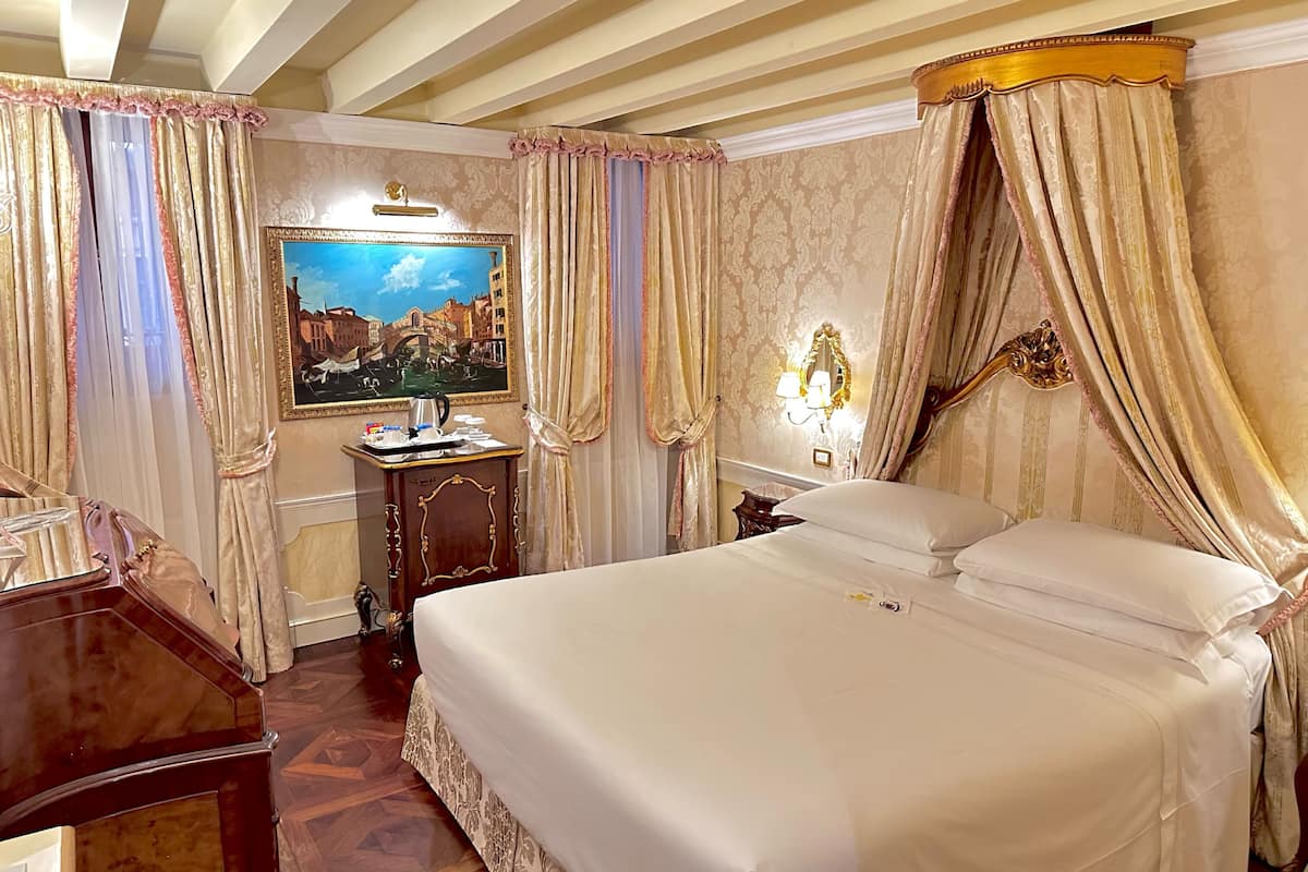 Double Room, Ground Floor (Annex) | 1 bedroom, premium bedding, down comforters, pillowtop beds