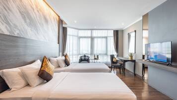 Deluxe Twin Room | Premium bedding, minibar, in-room safe, individually decorated