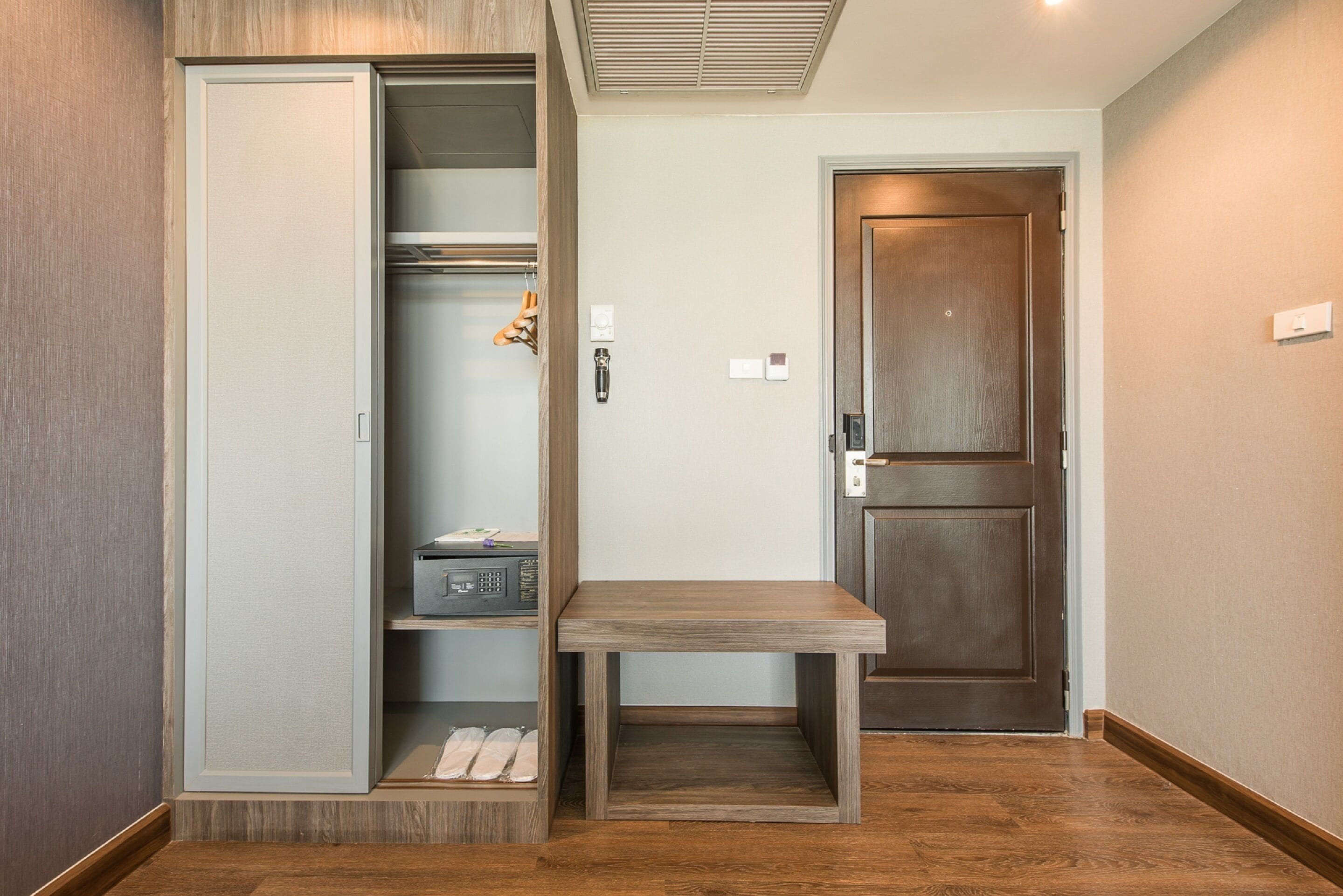 deluxe triple room | 1 bedroom, premium bedding, minibar, in-room safe