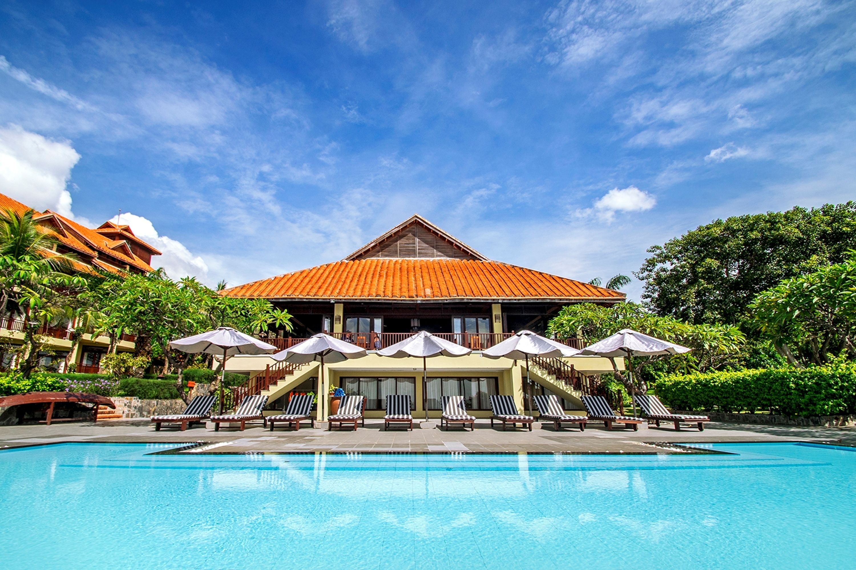 Outdoor pool, pool umbrellas, pool loungers