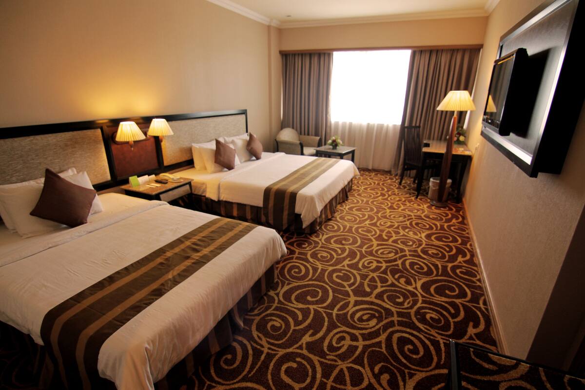 Superior Room | Iron/ironing board, cribs (free), rollaway beds (surcharge), WiFi (free)