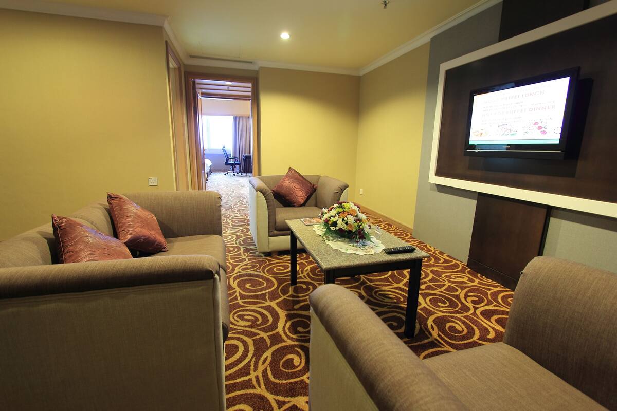 Junior Suite | Living room | LCD TV