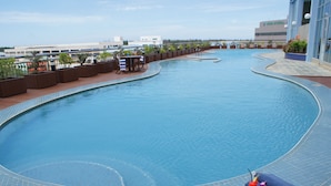 Outdoor pool - Mega Hotel Miri (Miri)