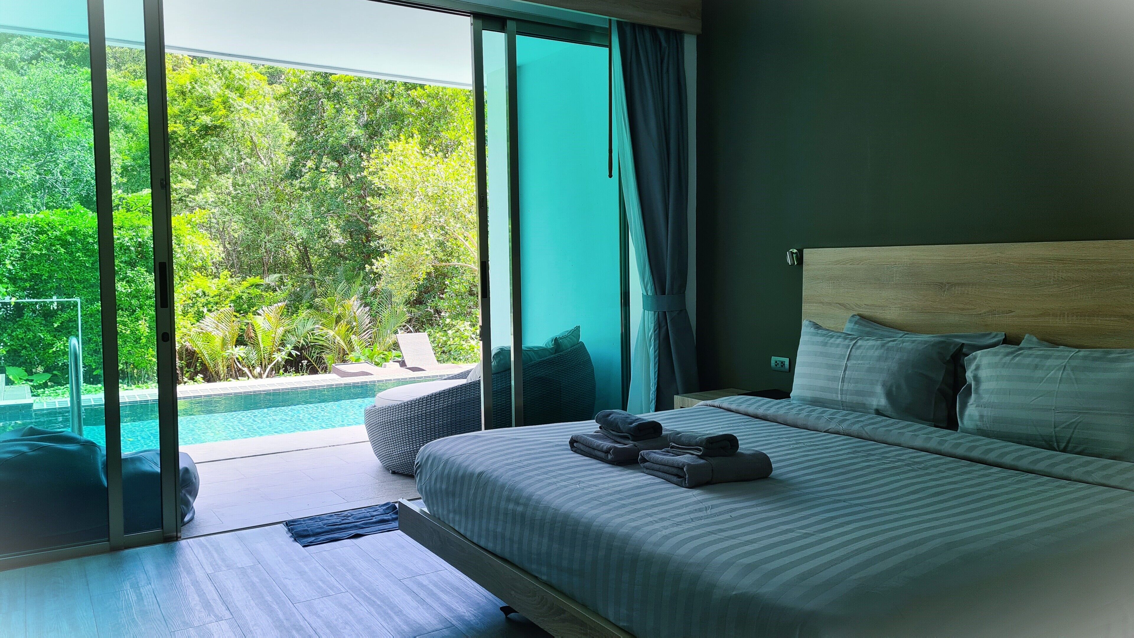 deluxe poolside access | 1 bedroom, minibar, in-room safe, individually decorated