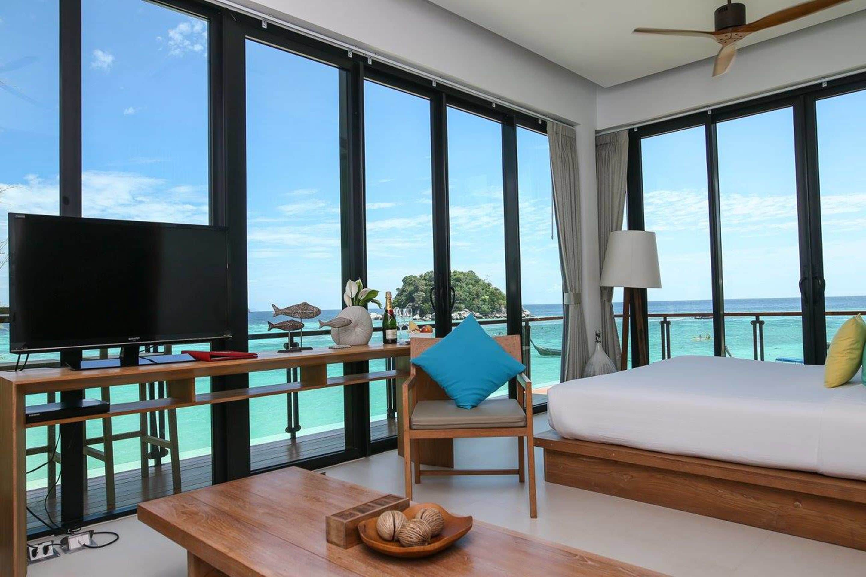 i - beachfront | 1 bedroom, minibar, in-room safe, individually decorated