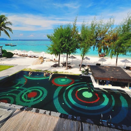 2 outdoor pools, sun loungers