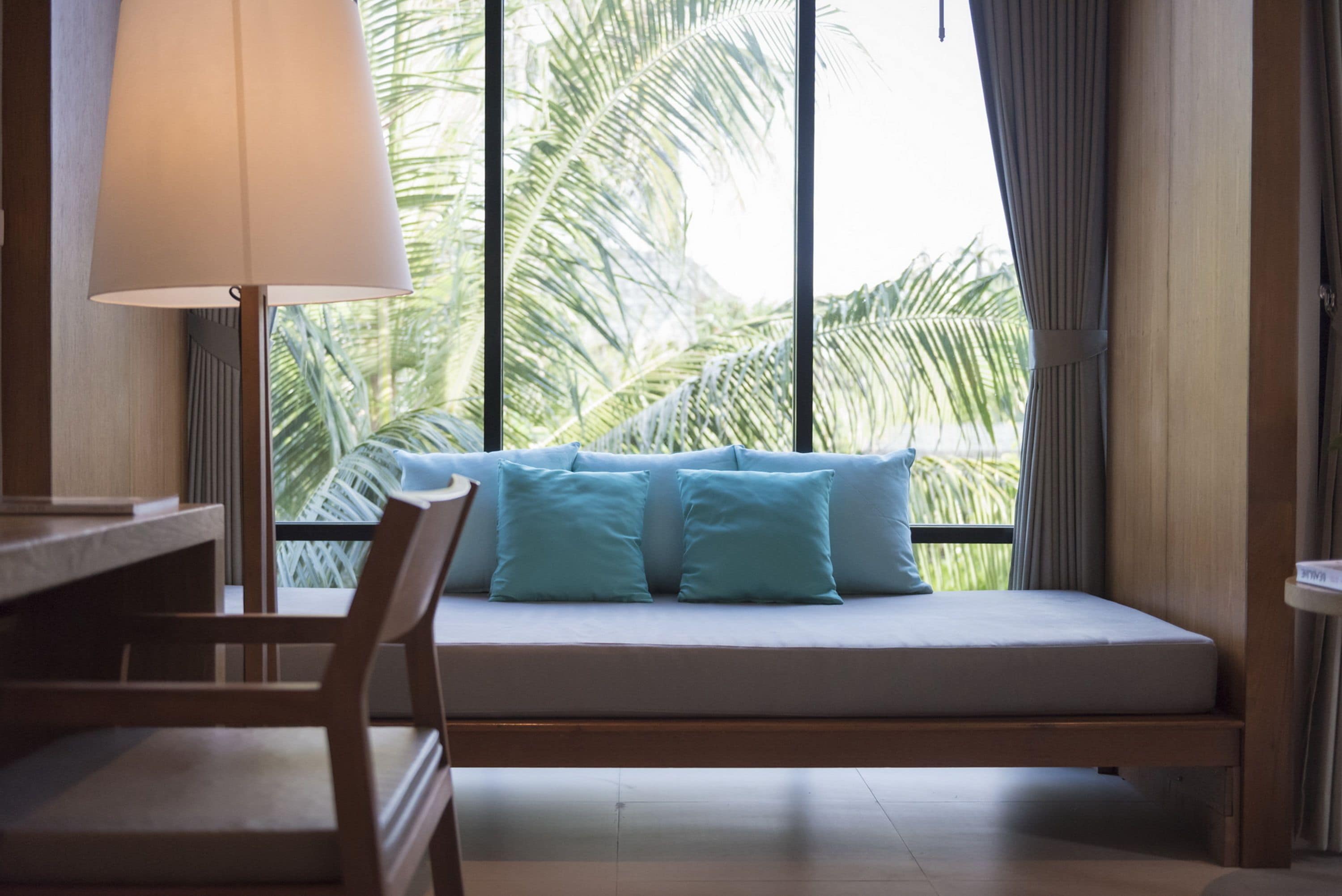 32-inch lcd tv with satellite channels, tv, dvd player