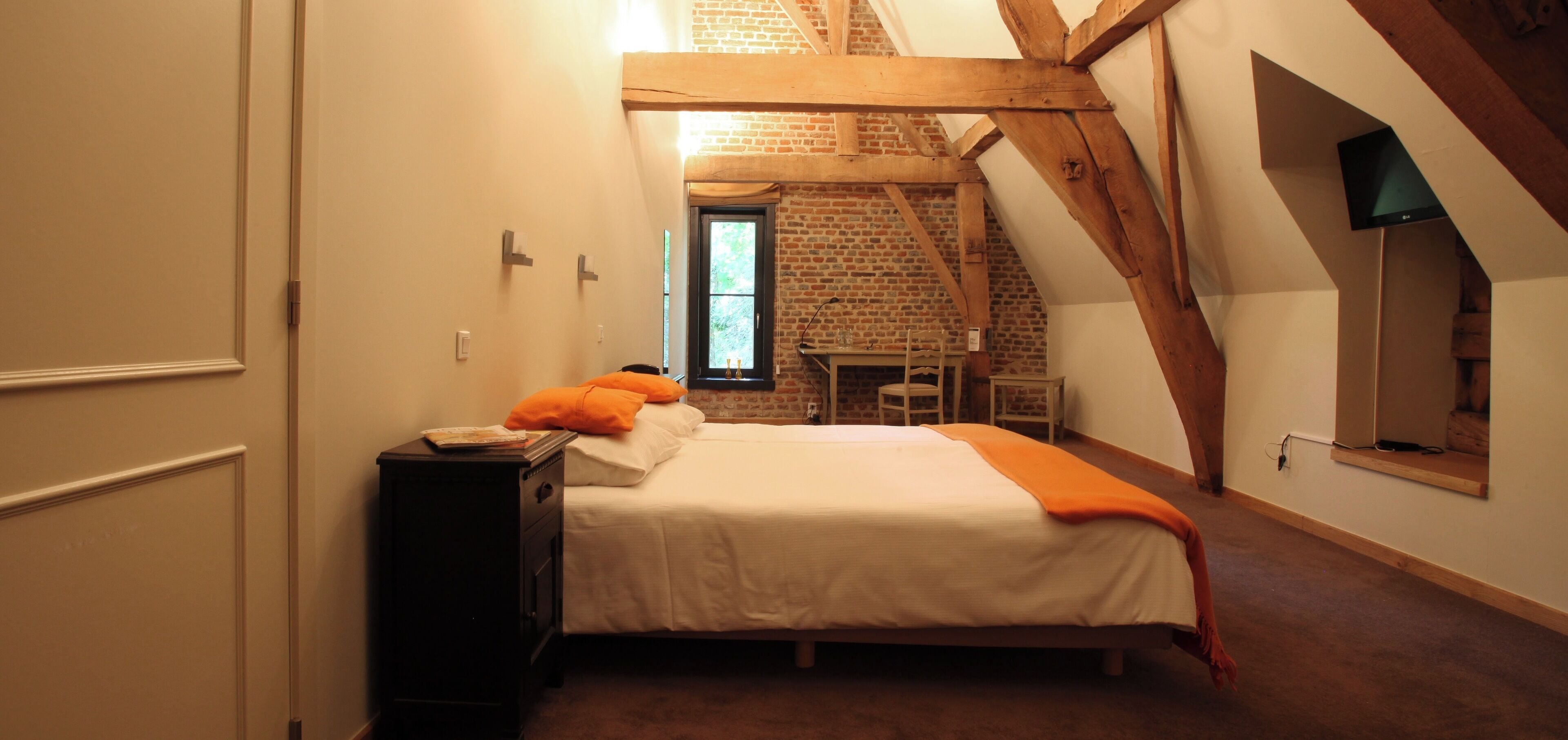 double room single use | 1 bedroom, desk, iron/ironing board, free wifi