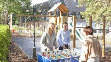 Área de juegos infantiles al aire libre
