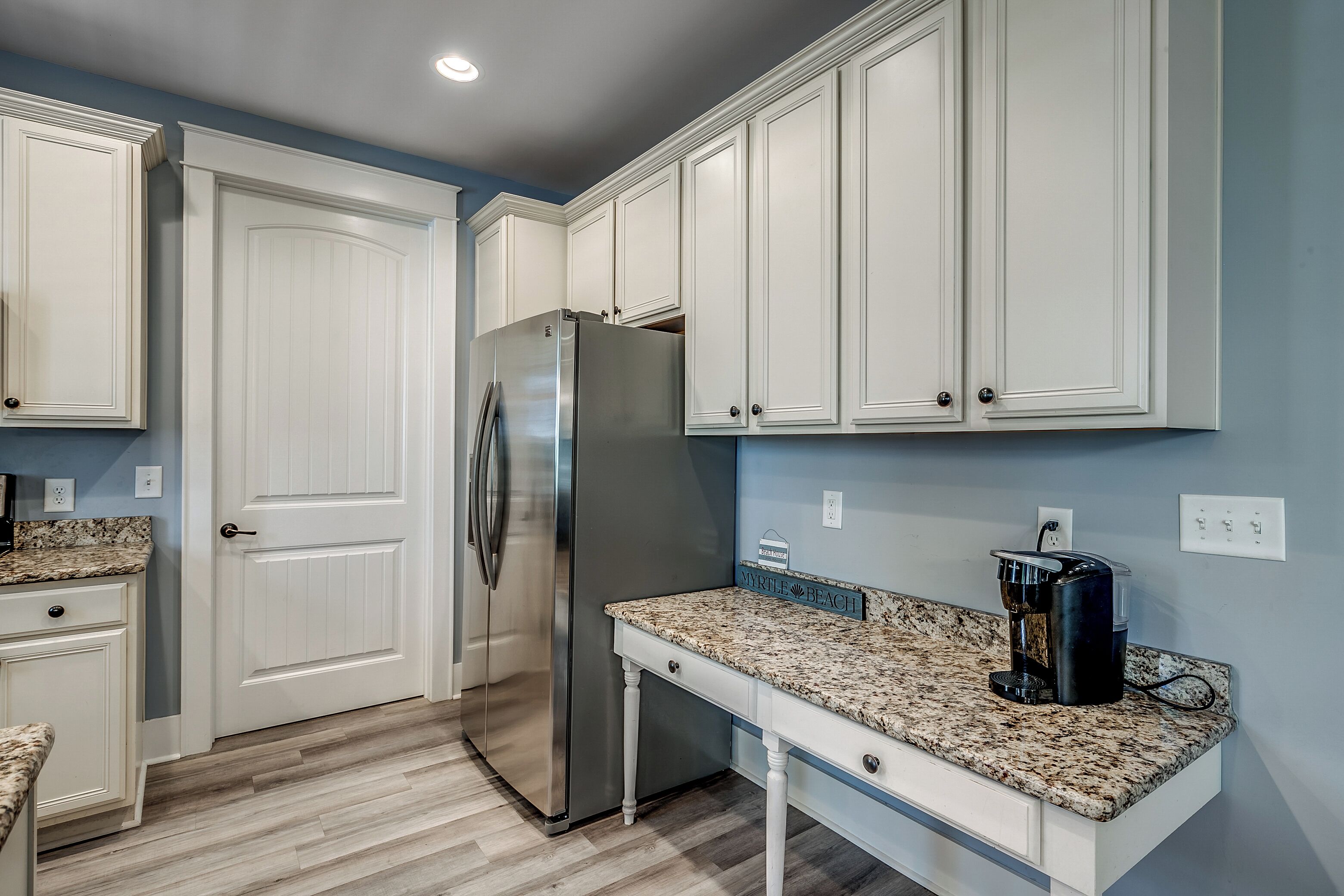 680om waccamaw four bedroom house | private kitchen | fridge, microwave, oven, stovetop