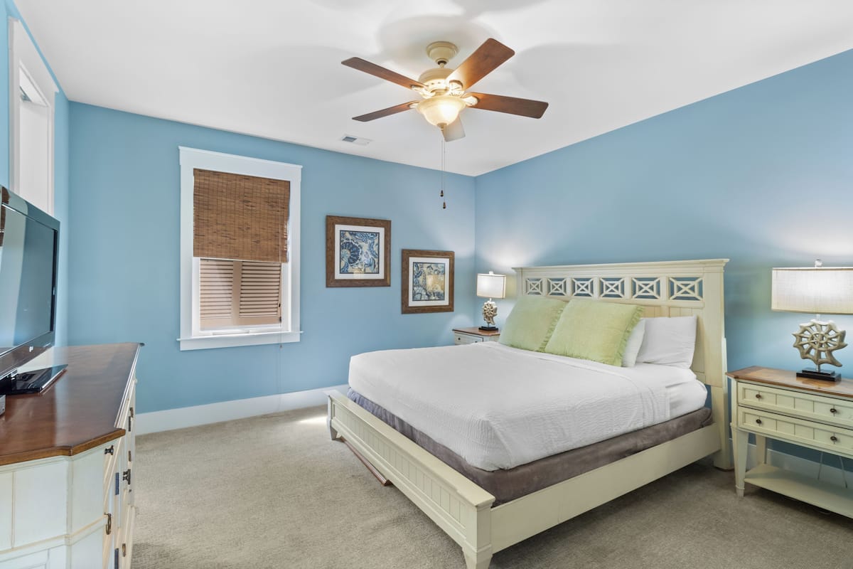 1 bedroom, in-room safe, individually decorated, individually furnished