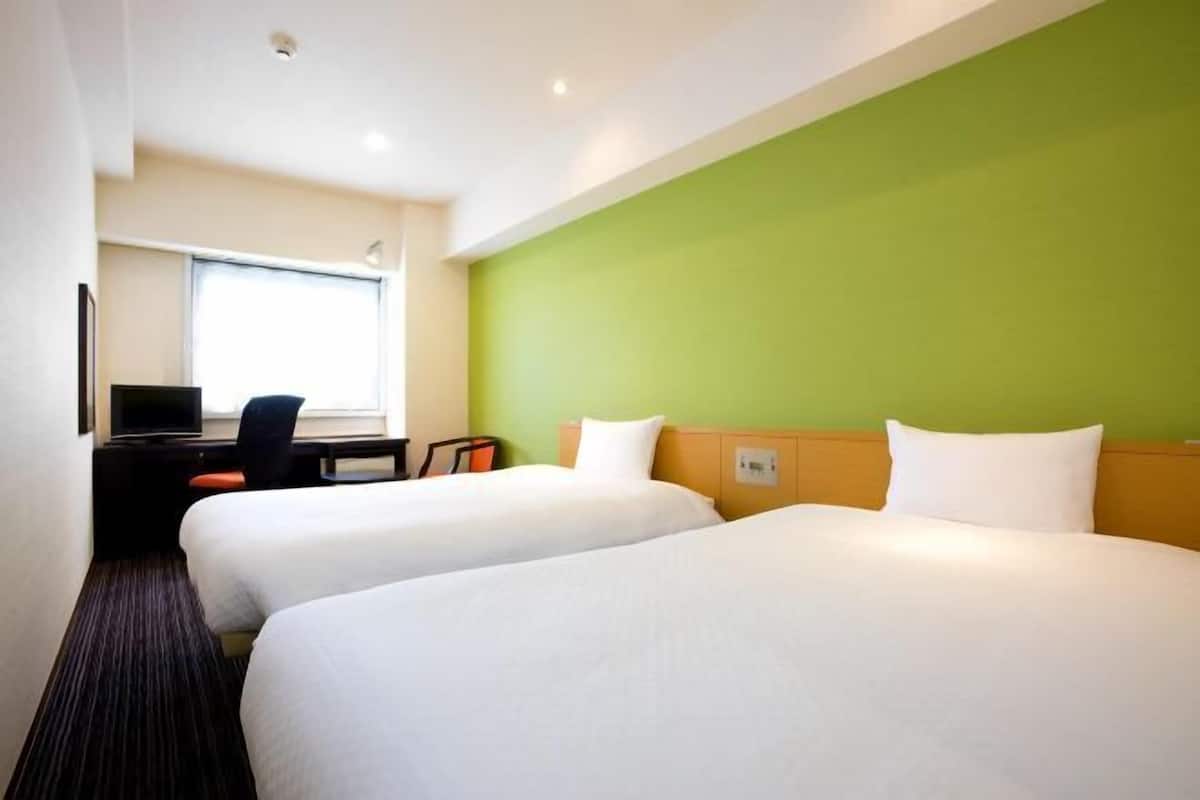 Desk, laptop workspace, iron/ironing board, free WiFi