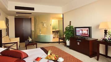 Blackout curtains, free WiFi