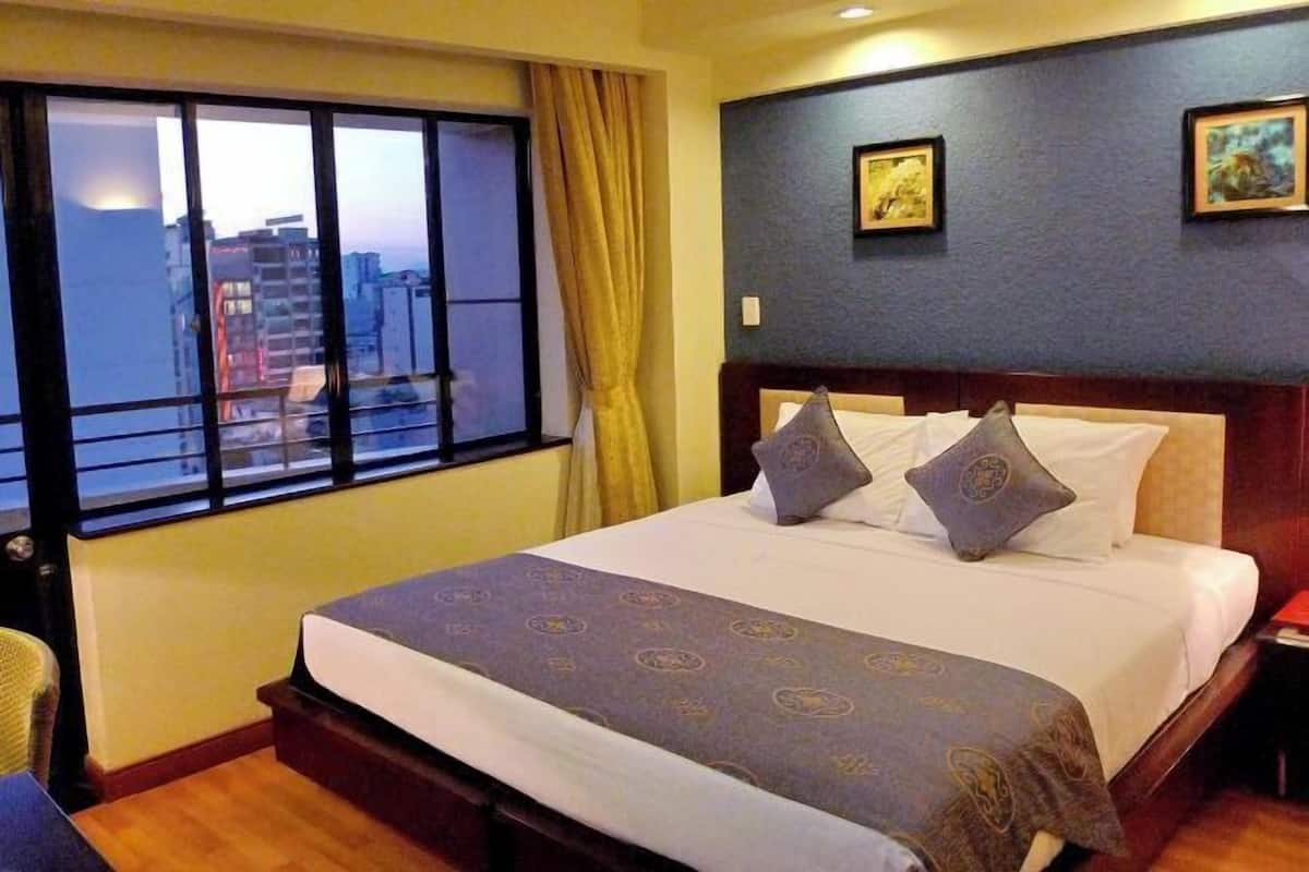 Minibar, in-room safe, desk, blackout curtains