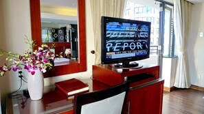 Suite, Sea View | Minibar, in-room safe, desk, blackout drapes - Asia Paradise Hotel (Nha Trang)
