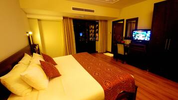 Junior Suite, 1 Queen Bed, City View | View from room
