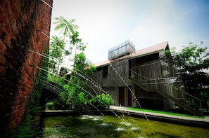 Outdoor pool - Belum Rainforest Resort (Temenggor)