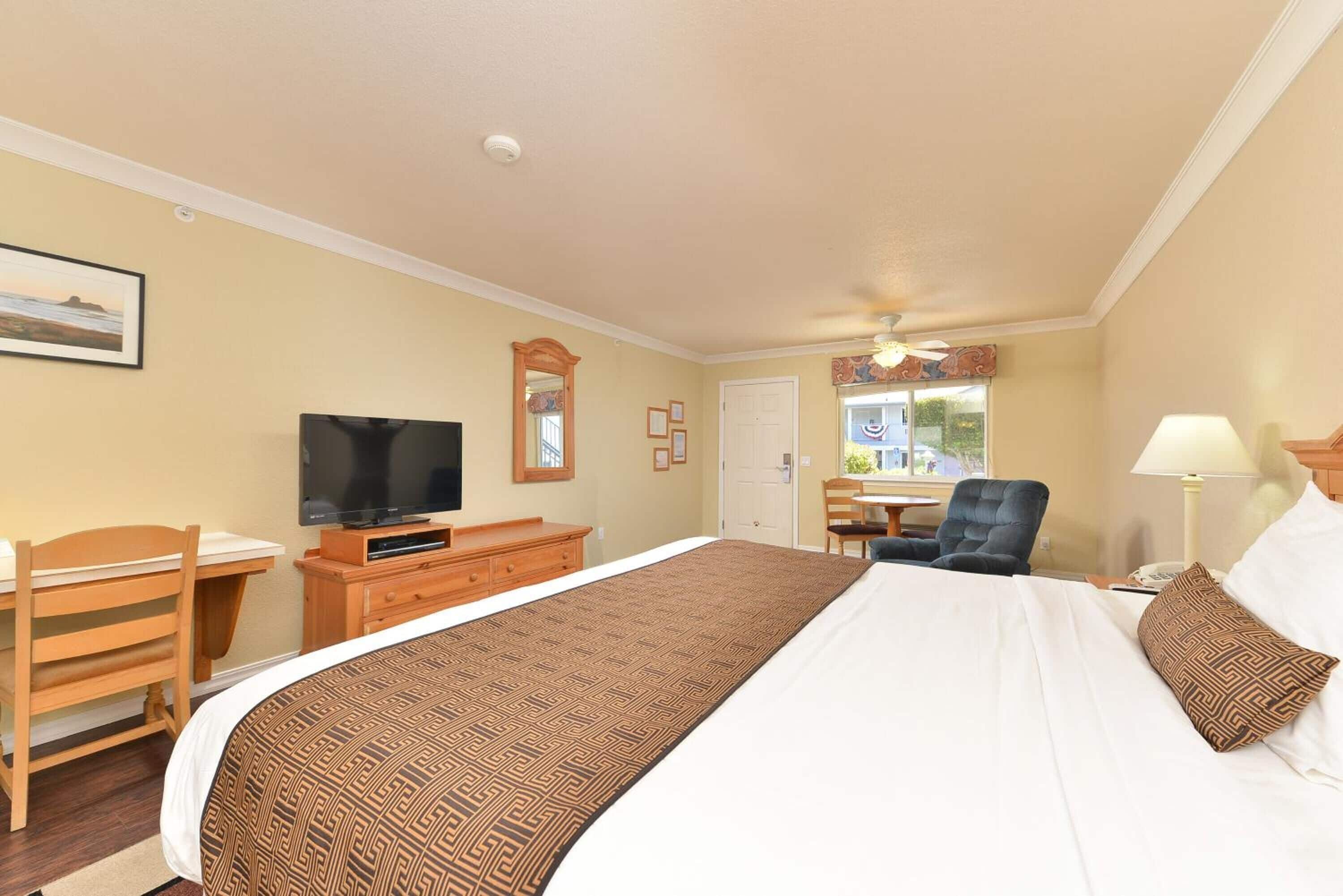 desk, iron/ironing board, free wifi, bed sheets