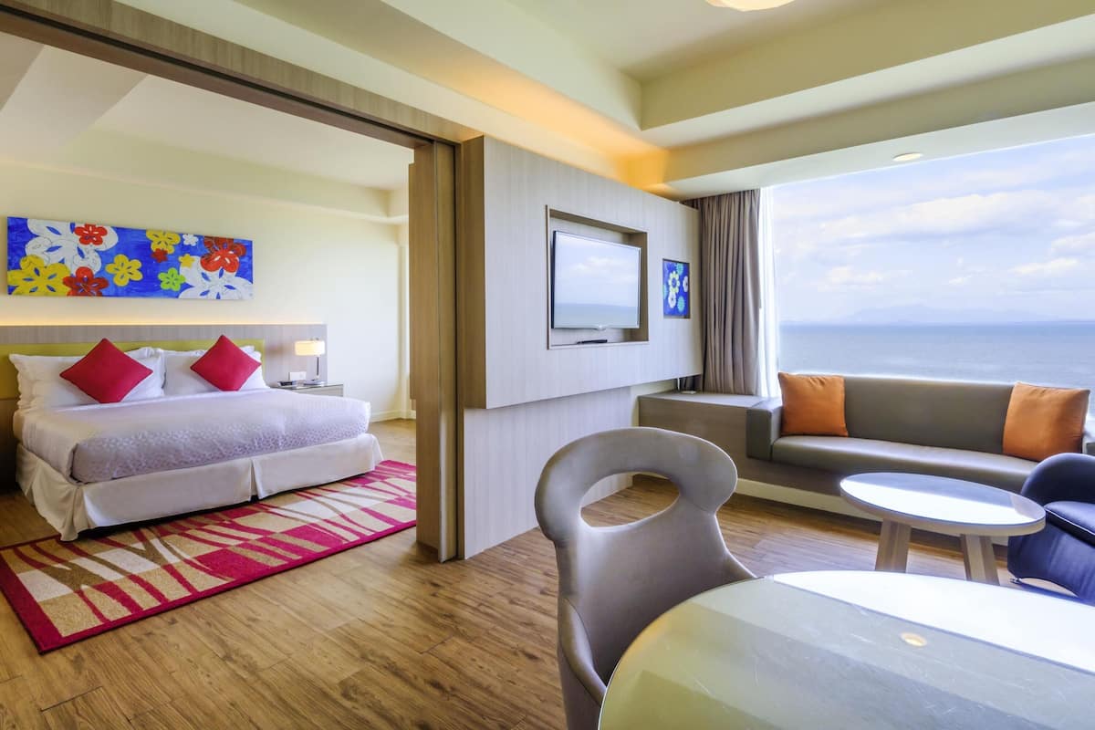 Superior Suite, 1 King Bed, Ocean View | 1 bedroom, minibar, in-room safe, blackout curtains