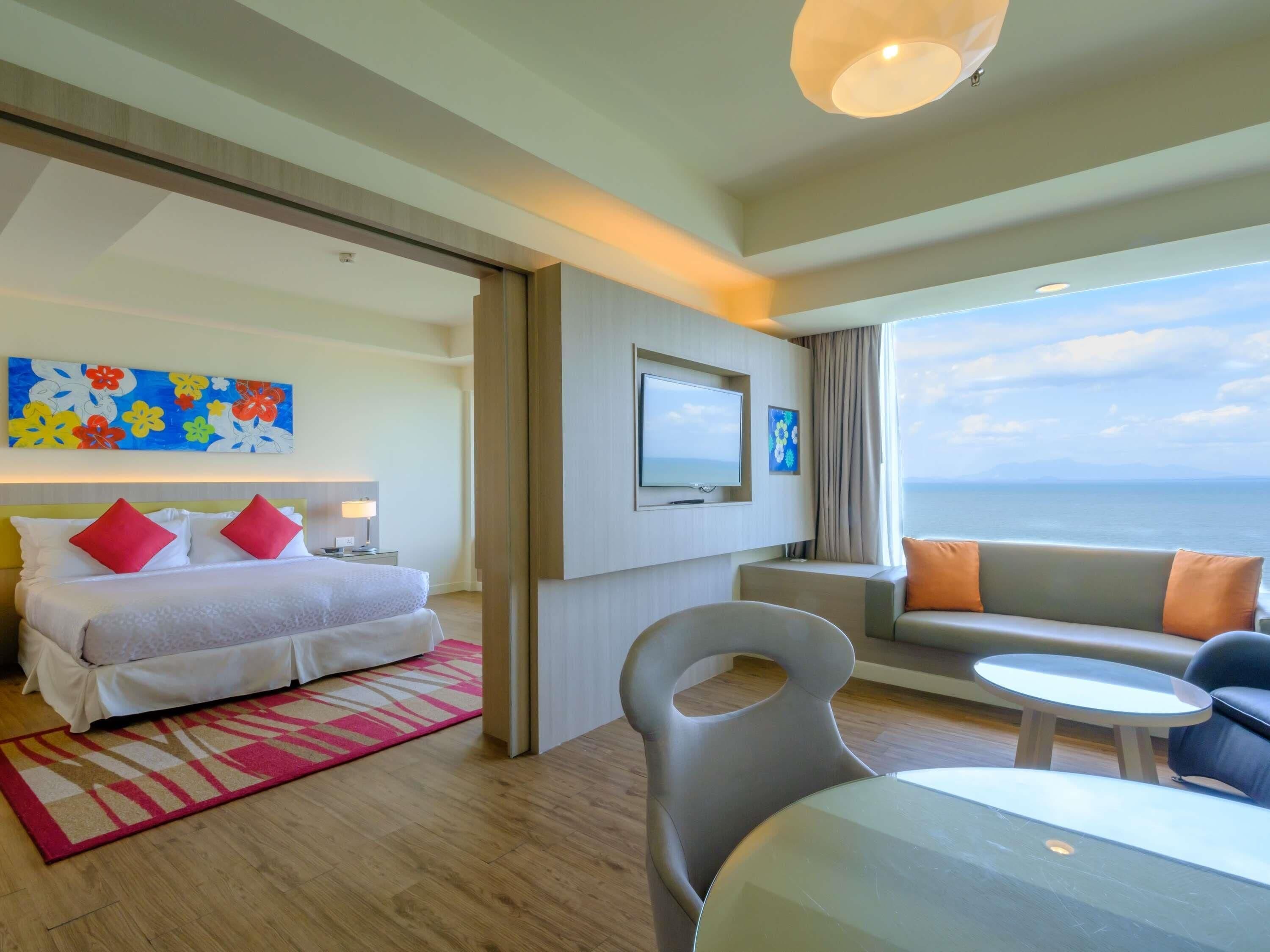 Superior Suite, 1 King Bed, Ocean View | 1 bedroom, minibar, in-room safe, blackout curtains