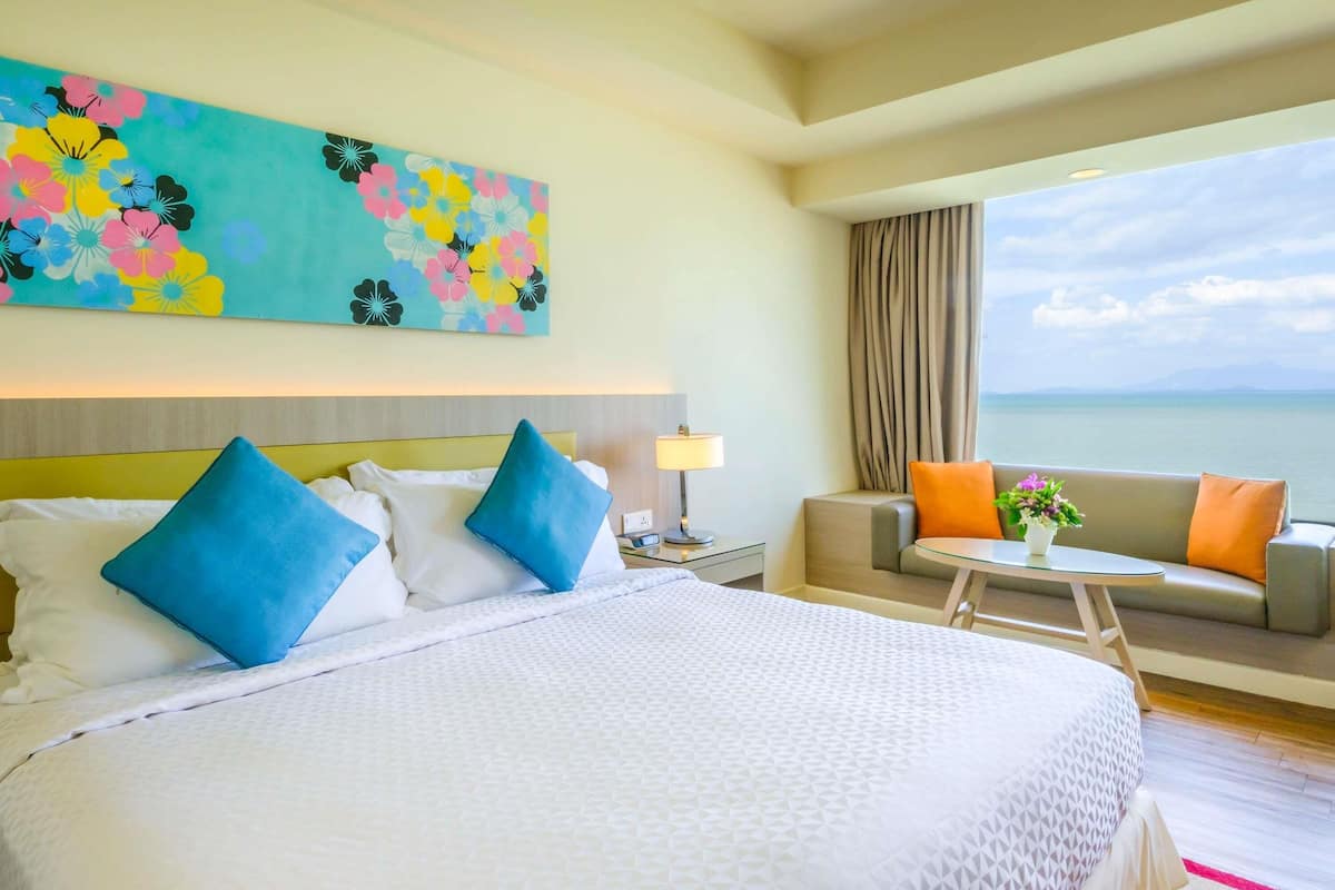 Superior Room, 1 King Bed, Ocean View | 1 bedroom, minibar, in-room safe, blackout drapes