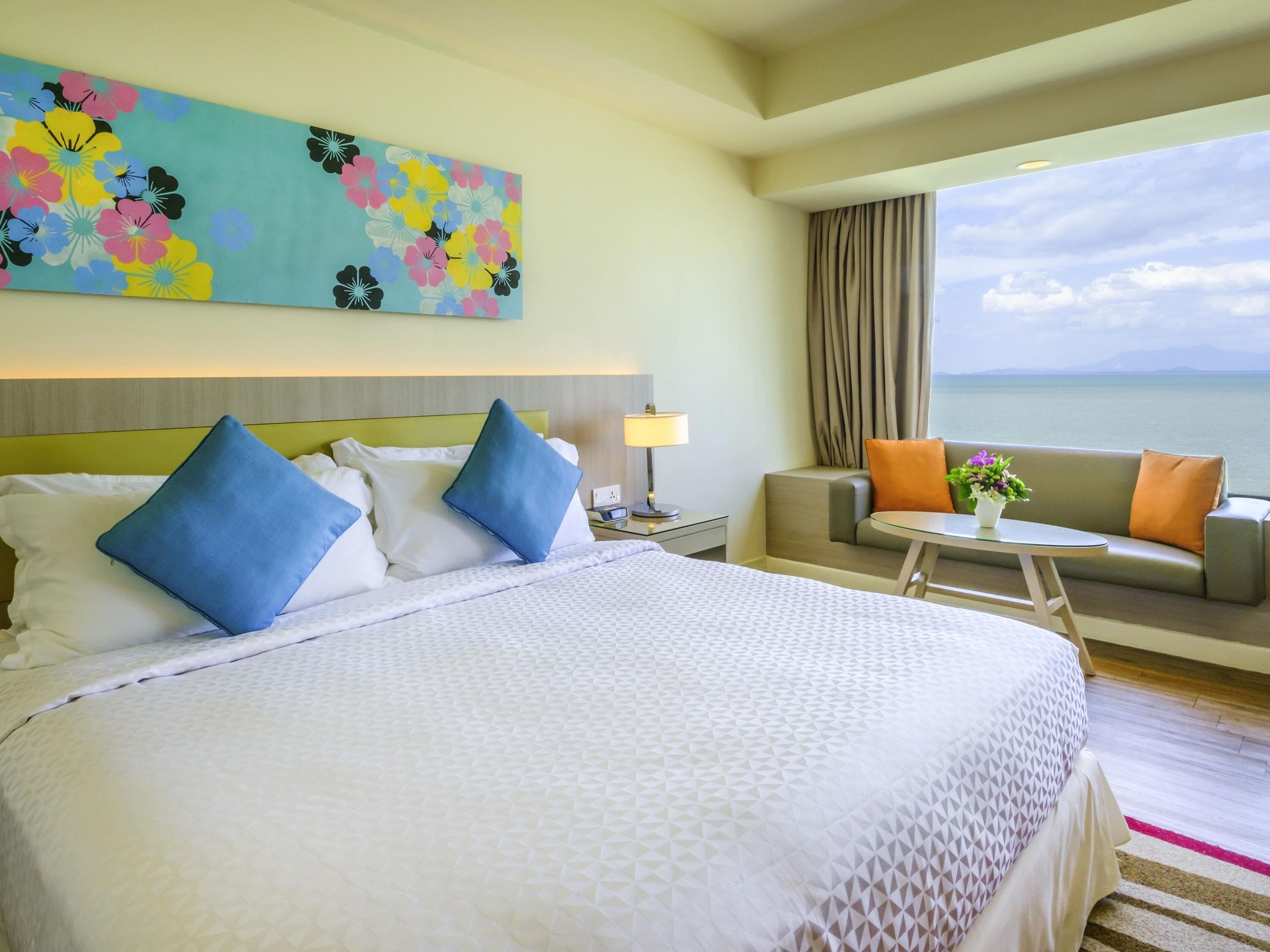 Superior Room, 1 King Bed, Ocean View | 1 bedroom, minibar, in-room safe, blackout drapes