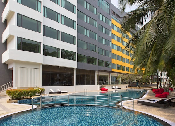 Outdoor pool, pool loungers