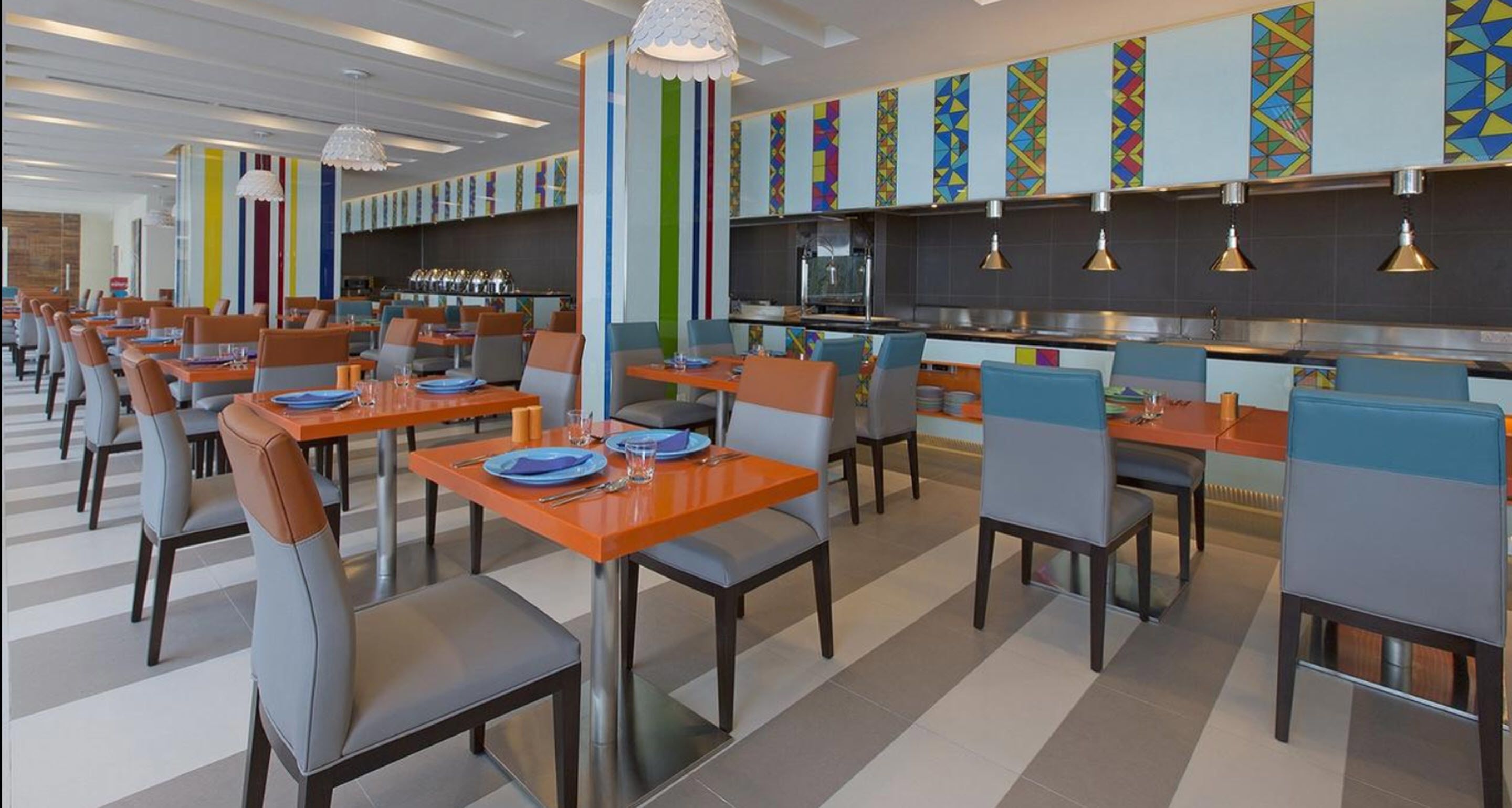 Daily buffet breakfast (MYR 40 per person)