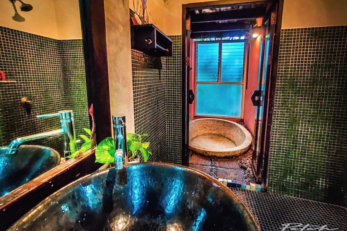 villa, sea view | bathroom | shower, rainfall showerhead, free toiletries, hair dryer