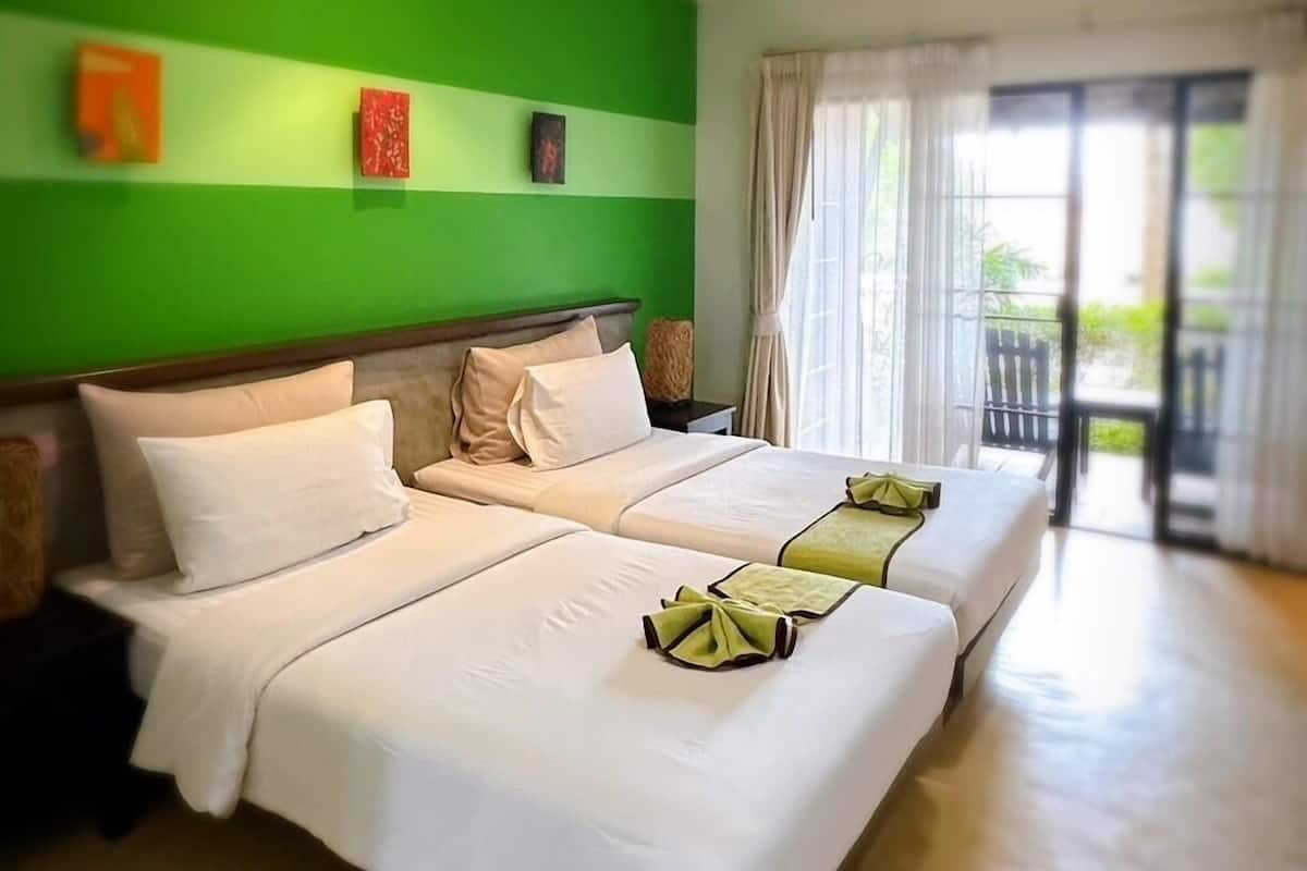 superior room | minibar, in-room safe, desk, free cots/infant beds