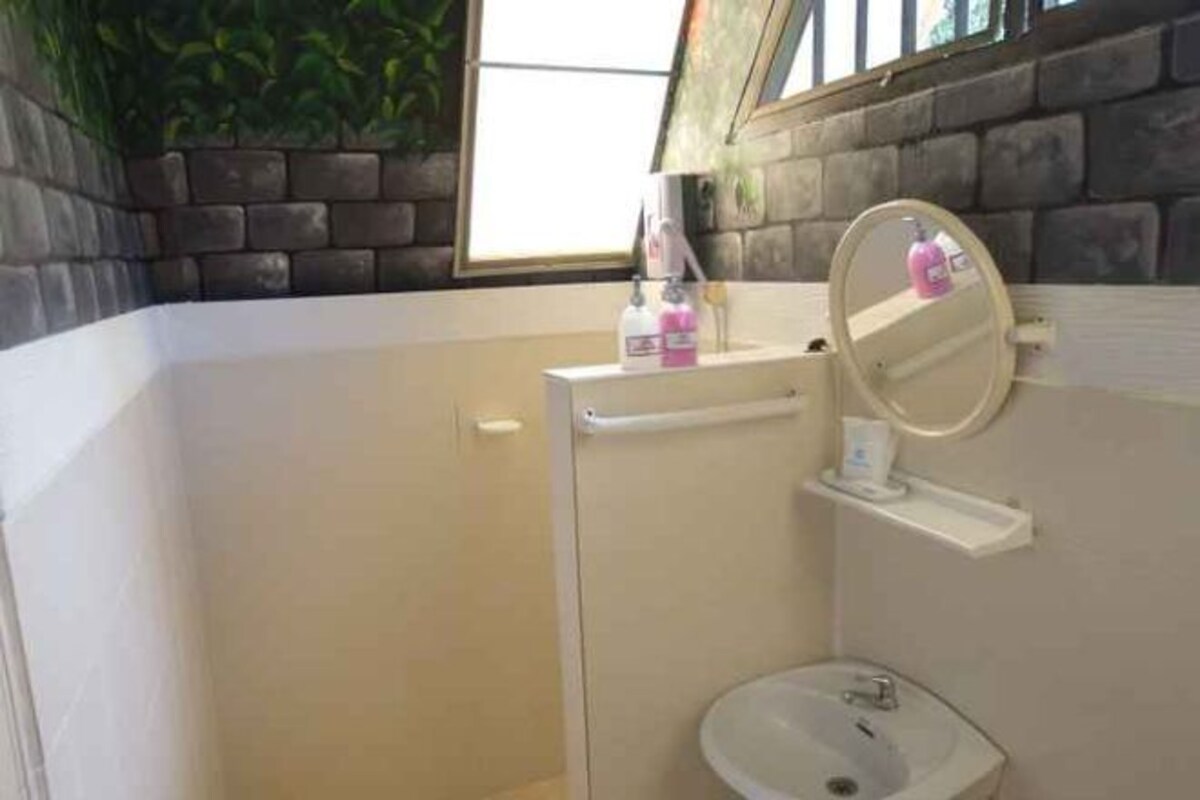 Bathroom | Shower, free toiletries, hair dryer (on request), towels