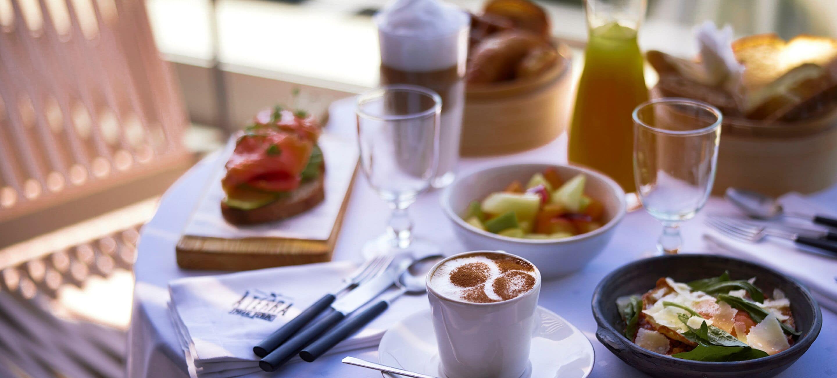 包含每日自助早餐