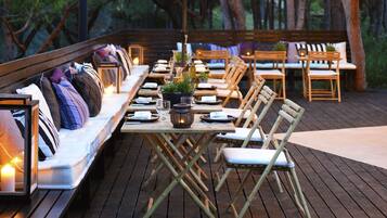 Sarapan dan makan tengah hari dihidangkan, masakan Mediterranean