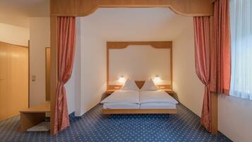 Chambre Double Confort | Coffres-forts dans les chambres, bureau