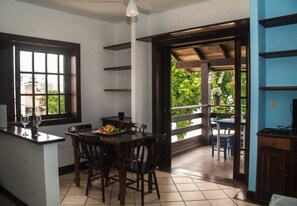 Standard Triple Room, Sea View | Living area | TV - Maratea Mare (Florianópolis)