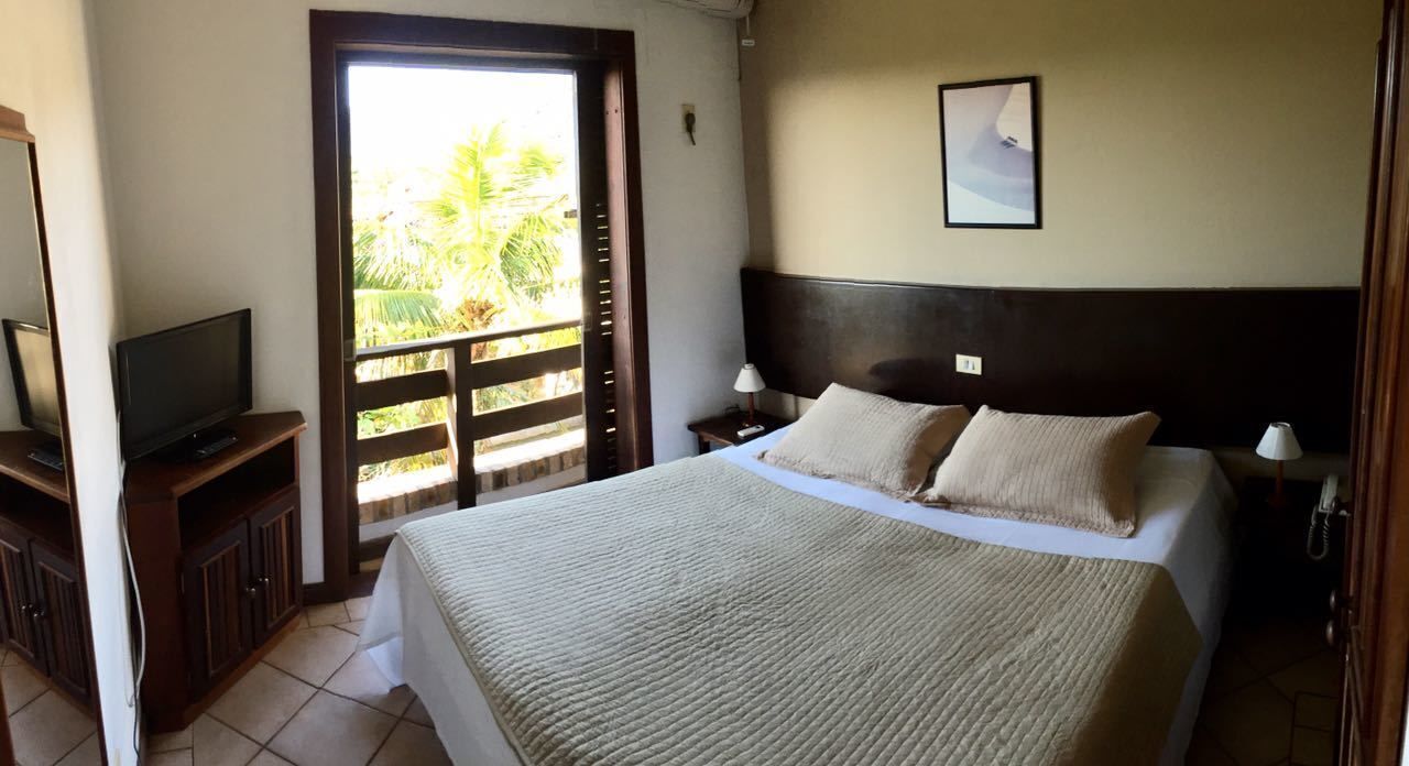 Colchones Select Comfort y caja de seguridad en la habitación 