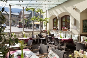 Terrace/patio - Hotel Zum Hirschen (Zell am See)