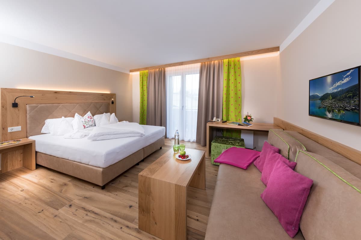 1 bedroom, hypo-allergenic bedding, in-room safe, individually decorated