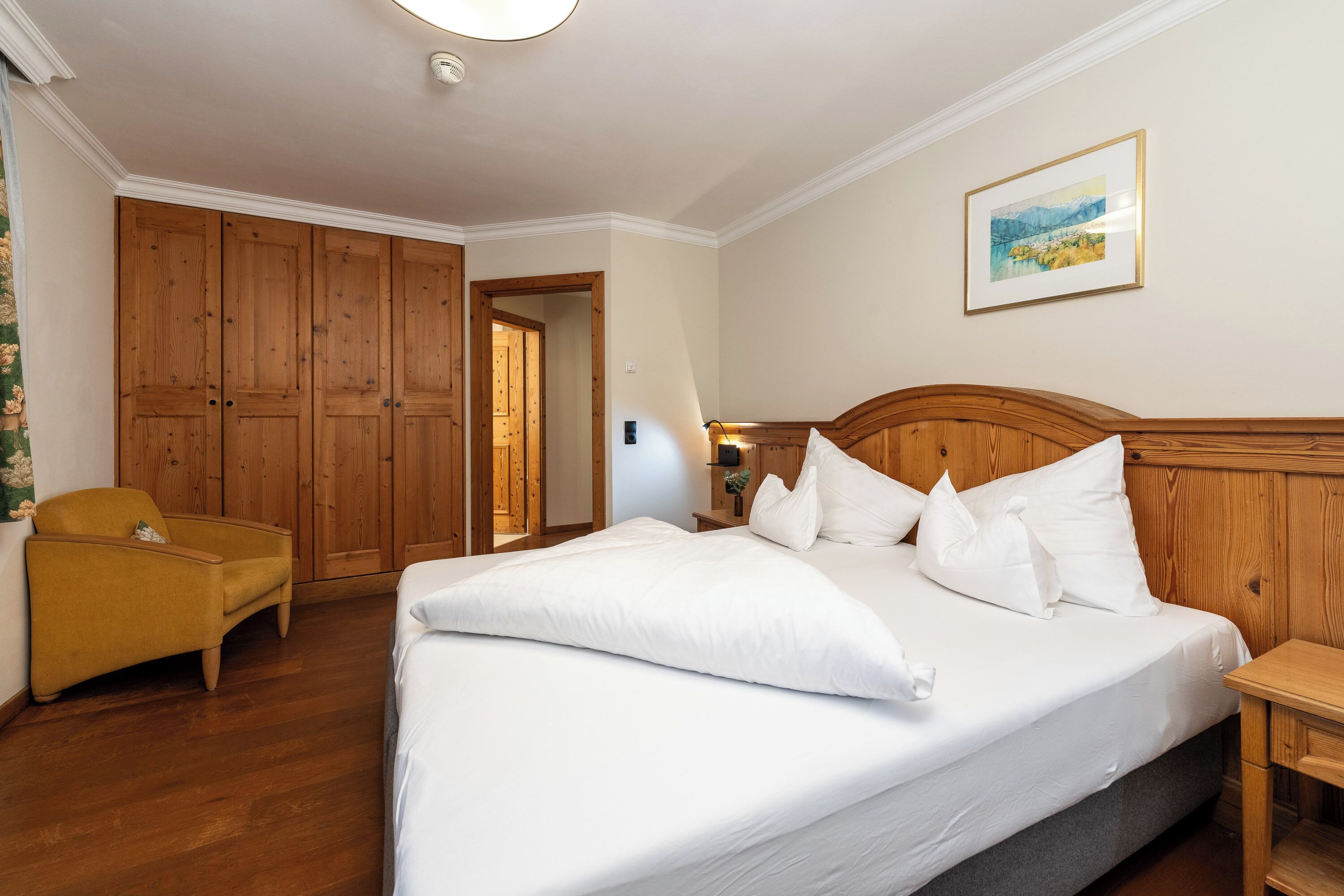 Economy Double Room | Hypo-allergenic bedding, in-room safe, individually decorated