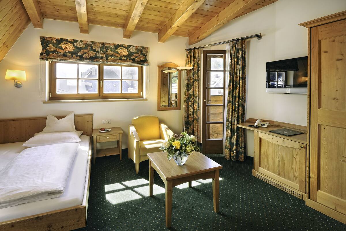 single room | hypo-allergenic bedding, in-room safe, individually decorated