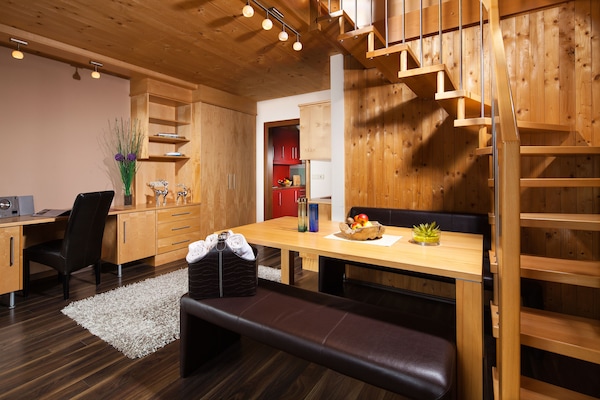 Deluxe Apartment | Premium bedding, individually decorated, individually furnished, desk