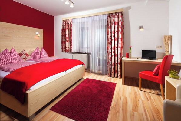 Superior Double Room | Premium bedding, individually decorated, individually furnished, desk