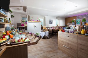 Daily buffet breakfast (EUR 20 per person) - Das Au- Gut (Hallein)
