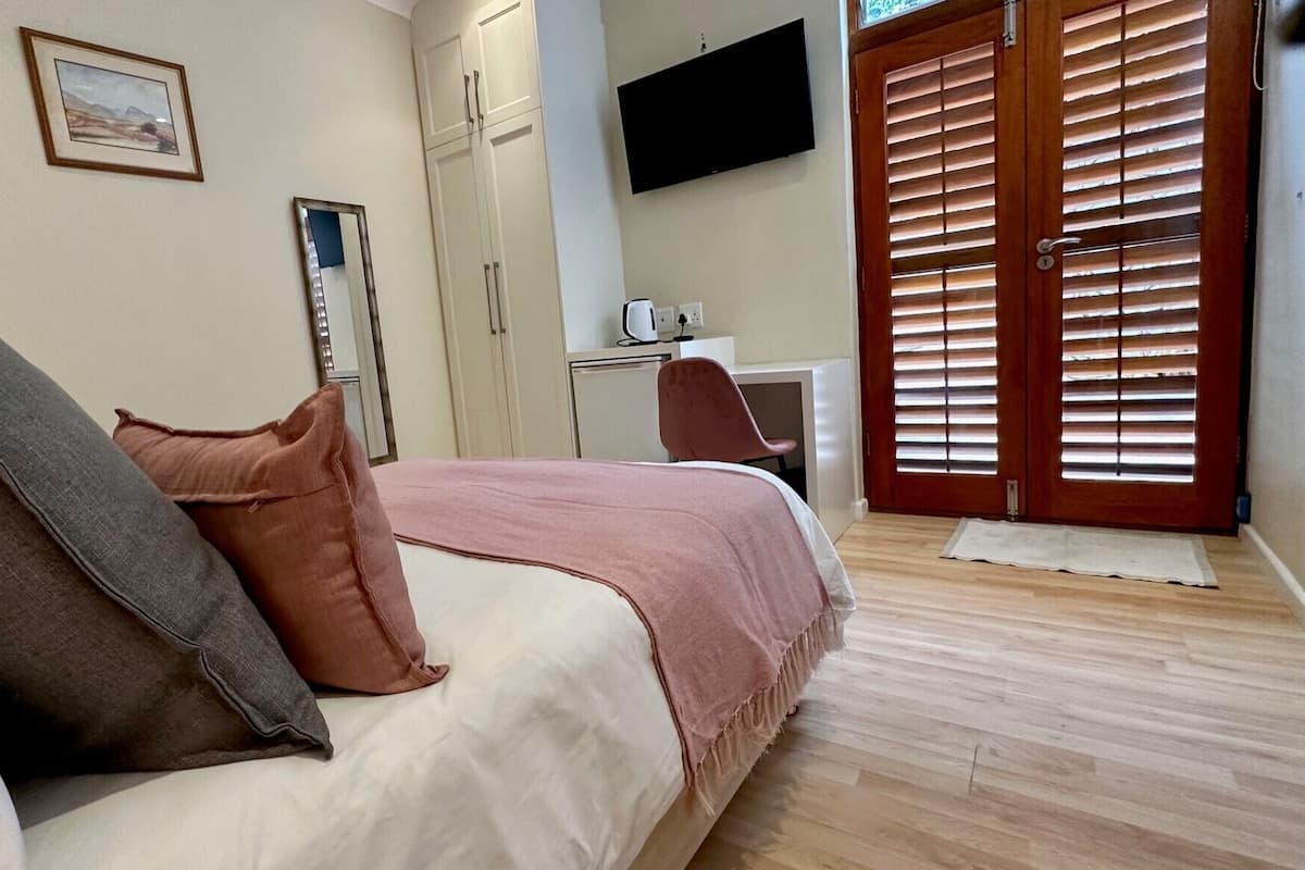 Basic Double Room